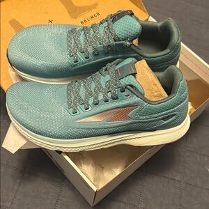 Altra Escalante 3 Dusty Teal Running Shoes